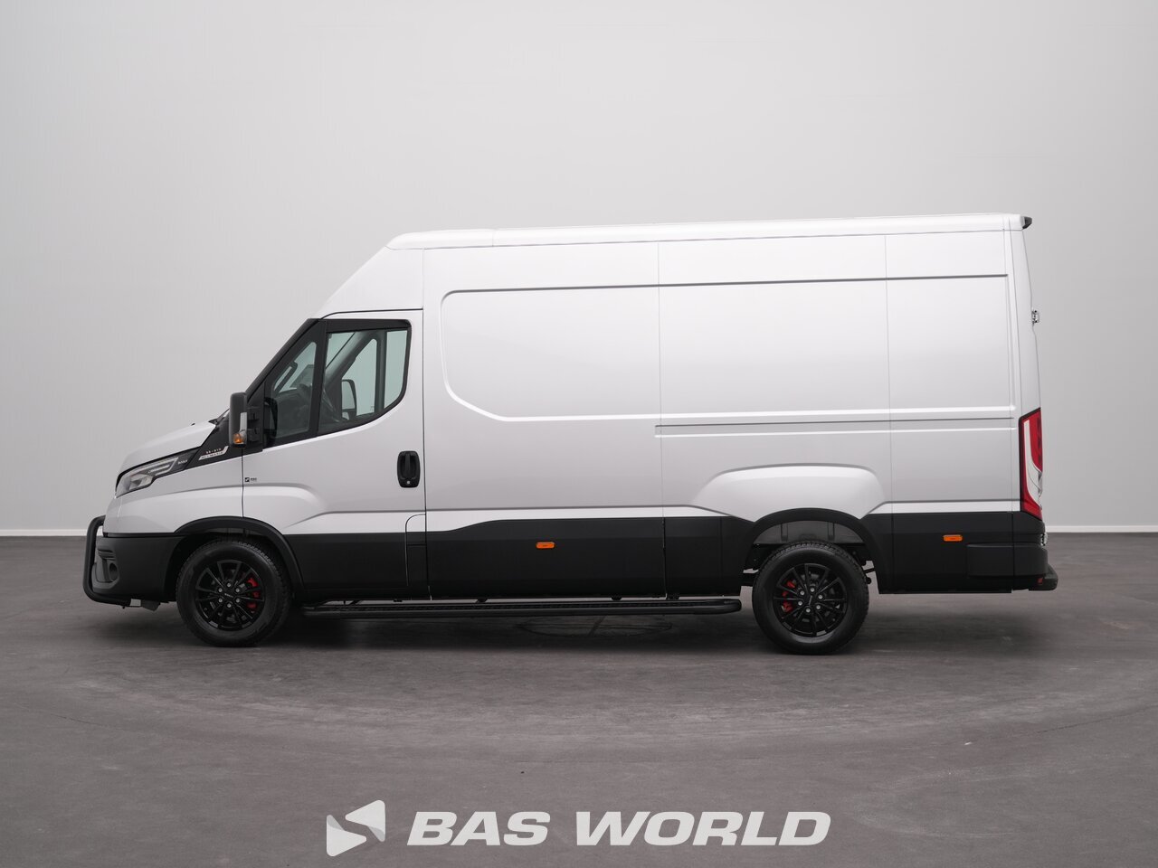 Other : Iveco Daily 35S21 شاحنة خفيفة بصندوق مغلق