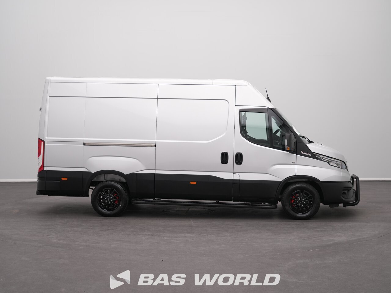 Other : Iveco Daily 35S21 شاحنة خفيفة بصندوق مغلق