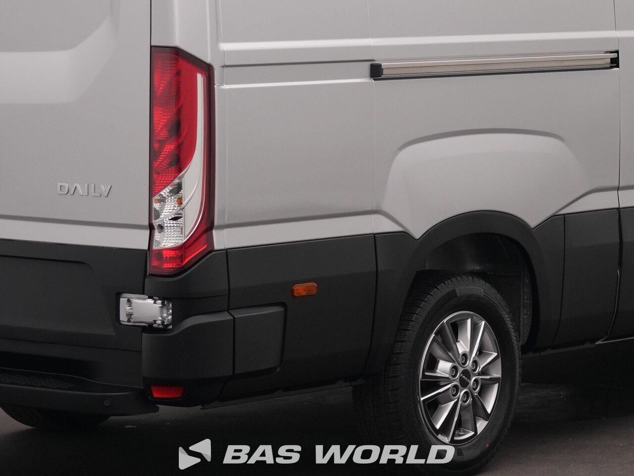 Other : Iveco Daily 35S21 Затворен ван