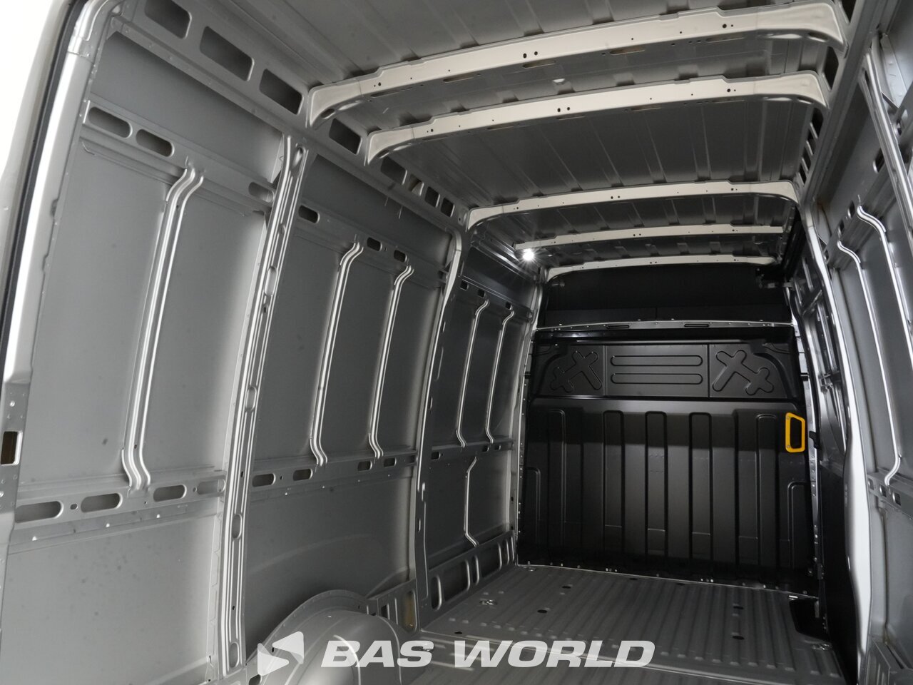 Other : Iveco Daily 35S21 Затворен ван