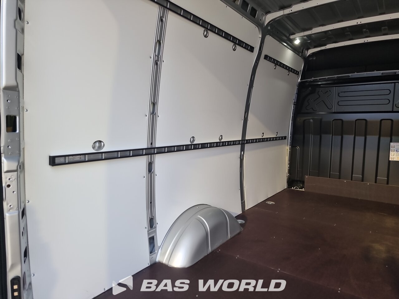 Other : Iveco Daily 35S21 Fourgons utilitaires