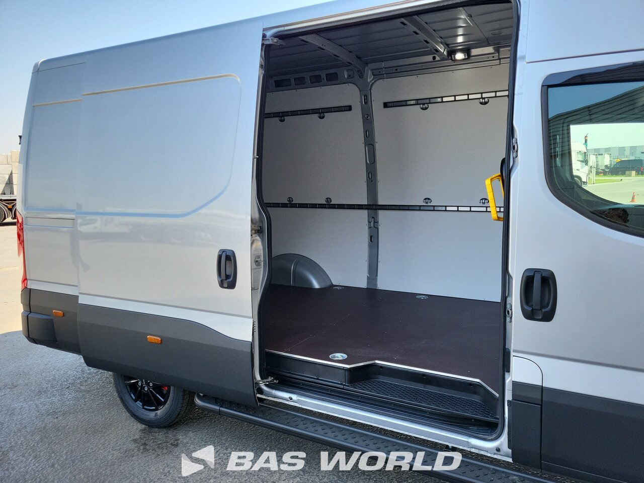 Other : Iveco Daily 35S21 Fourgons utilitaires