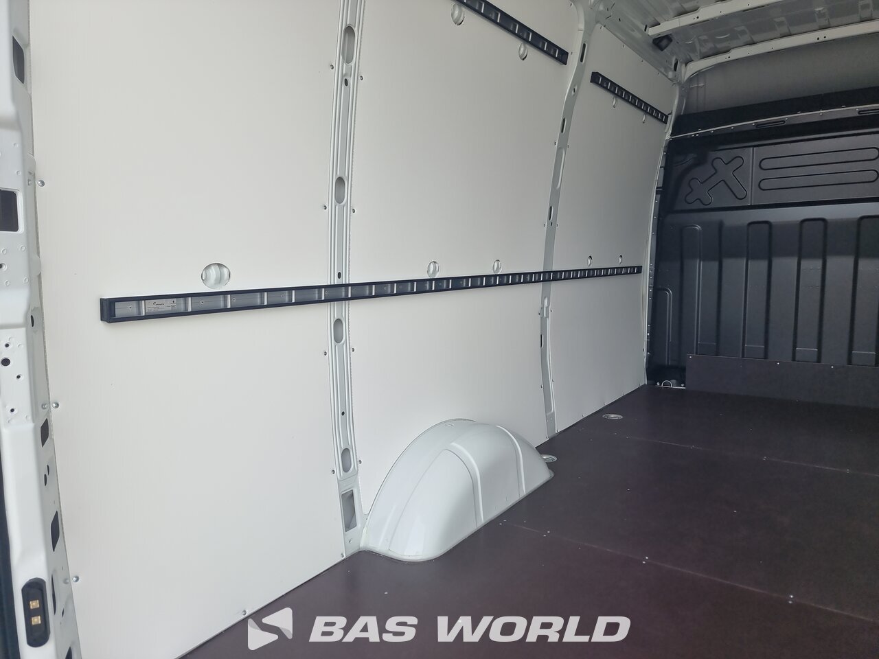 Other : Iveco Daily 35S21 Fourgons utilitaires