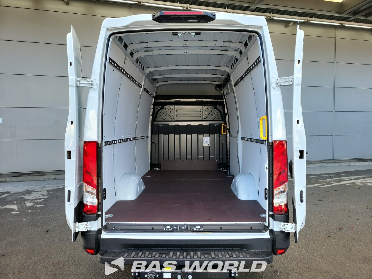 Other : Iveco Daily 35S21 Fourgons utilitaires
