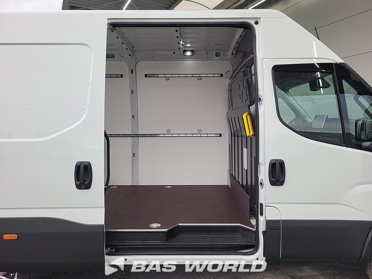Other : Iveco Daily 35S21 Fourgons utilitaires