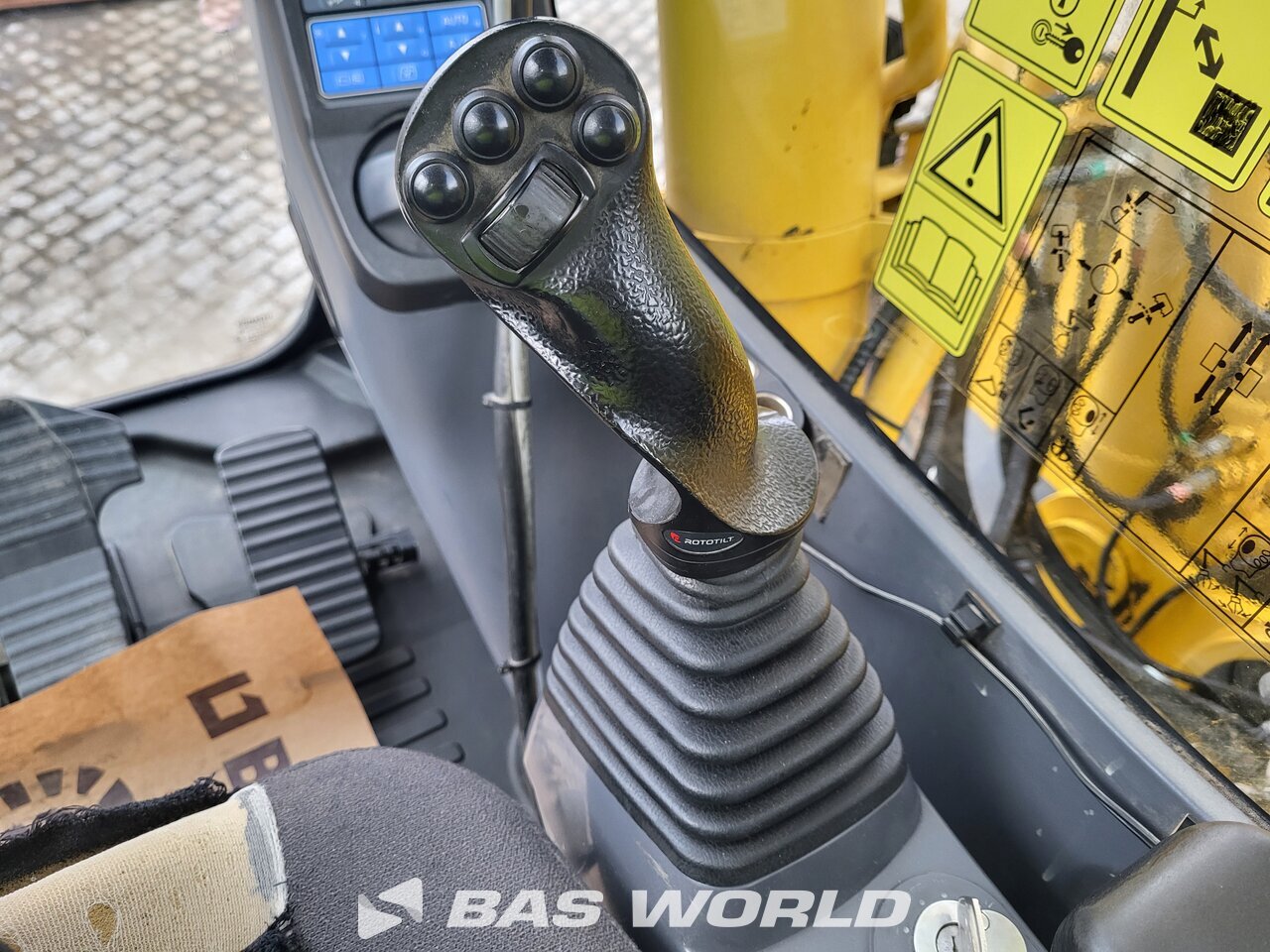 Other : Komatsu PC240 LC-11 Pelle sur chenilles