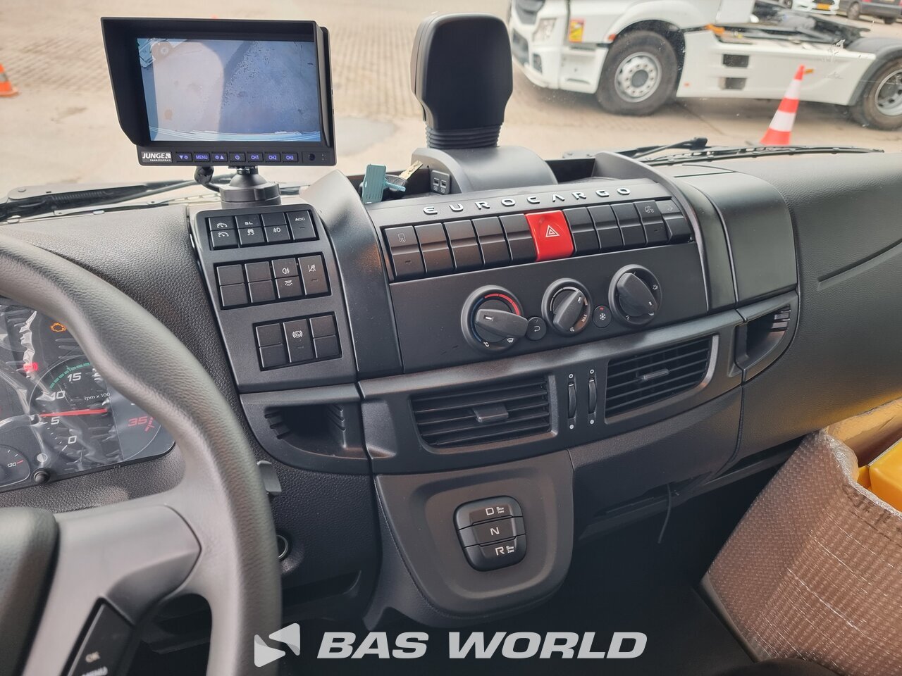 Other : Iveco Eurocargo 140E280 4X2 Junge Type: MNPTSP-073LB Camion rideaux coulissants