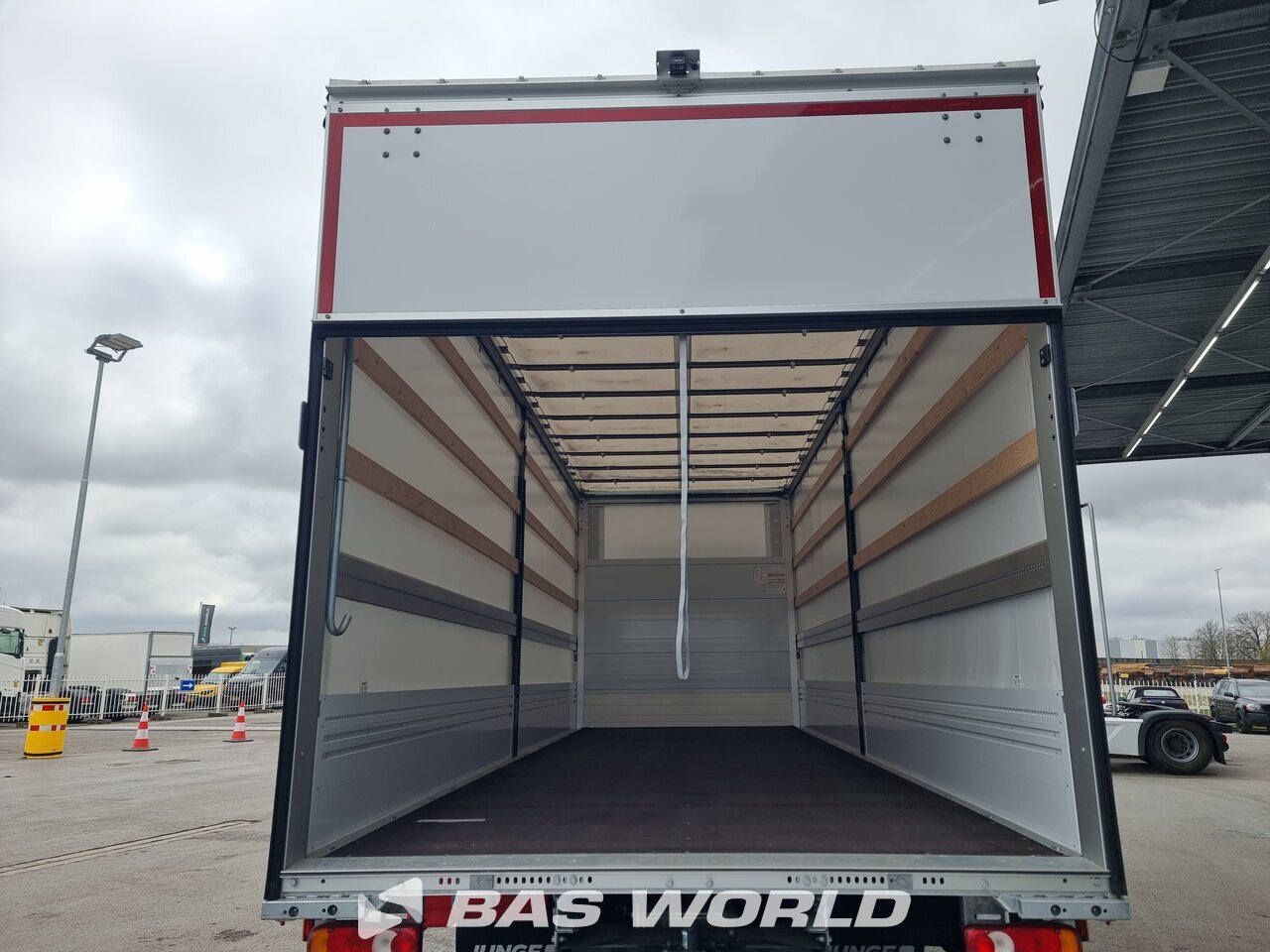 Other : Iveco Eurocargo 140E280 4X2 Junge Type: MNPTSP-073LB Camion rideaux coulissants