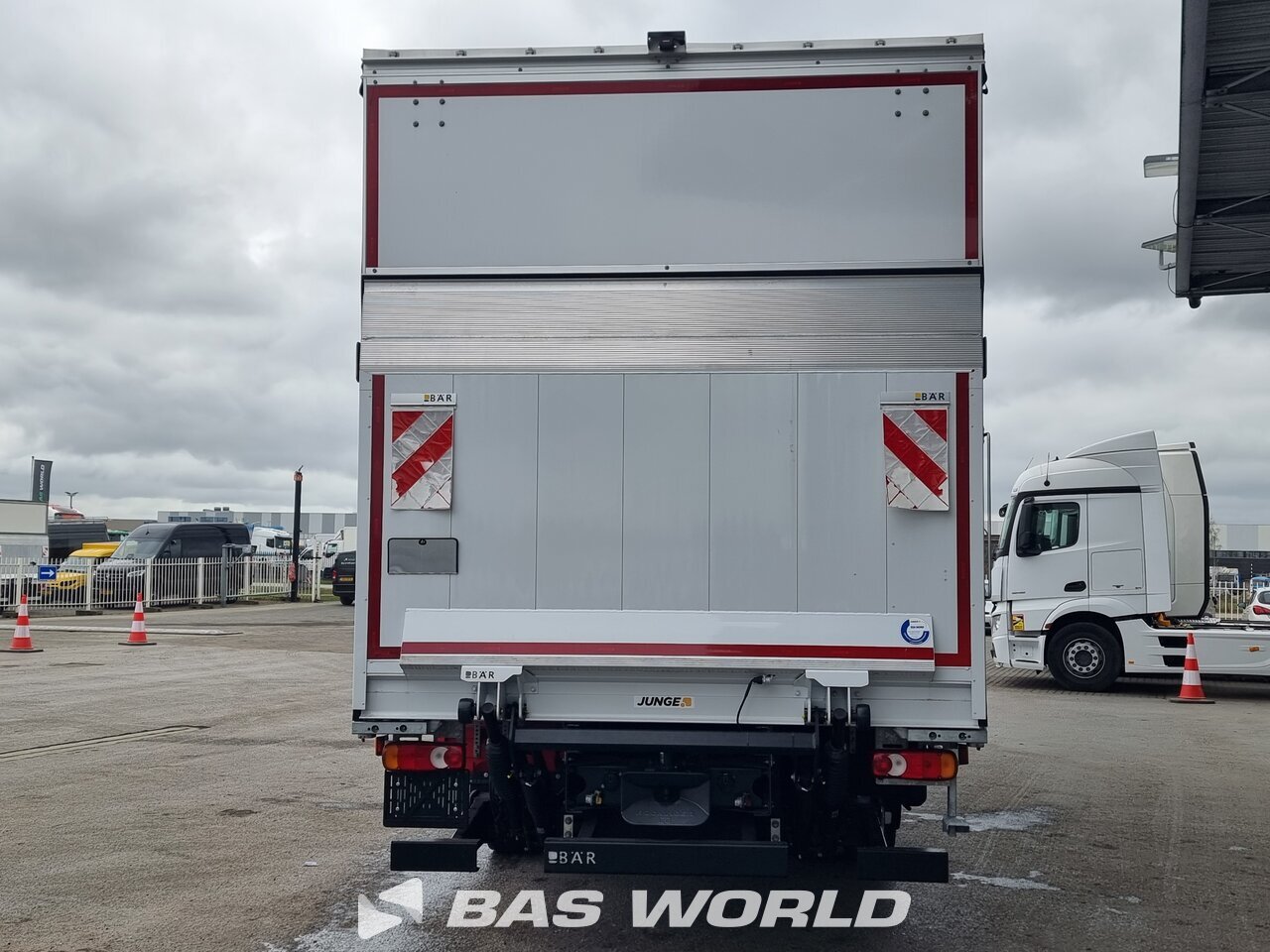 Other : Iveco Eurocargo 140E280 4X2 Junge Type: MNPTSP-073LB Camion rideaux coulissants