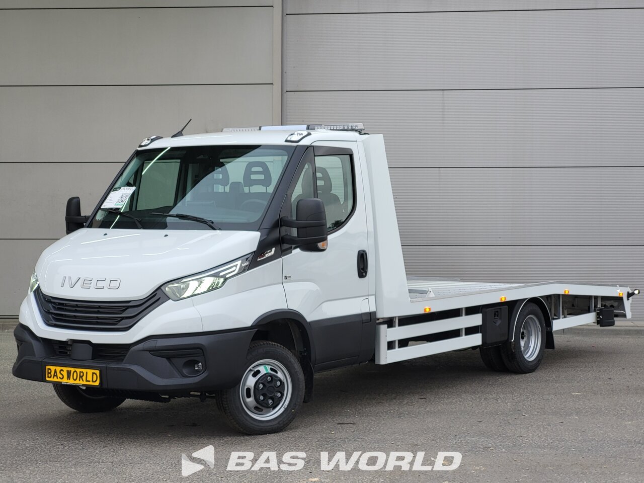 Front left : Iveco Daily 35C18 Transporteur de voitures
