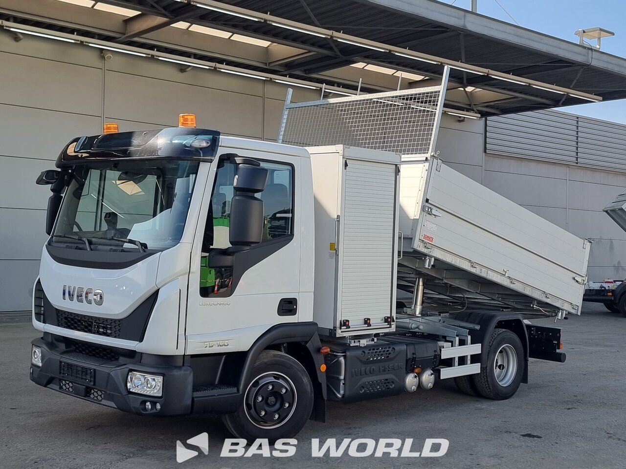 Front left : Iveco Eurocargo 75E160 4X2 Schutz Camion Benne