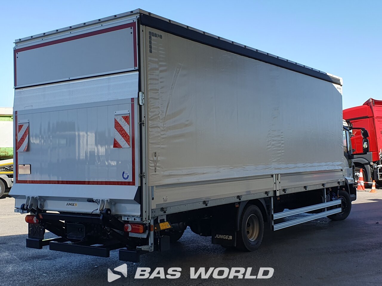 Other : Iveco Eurocargo 120LE220 4X2 Junge Camion rideaux coulissants