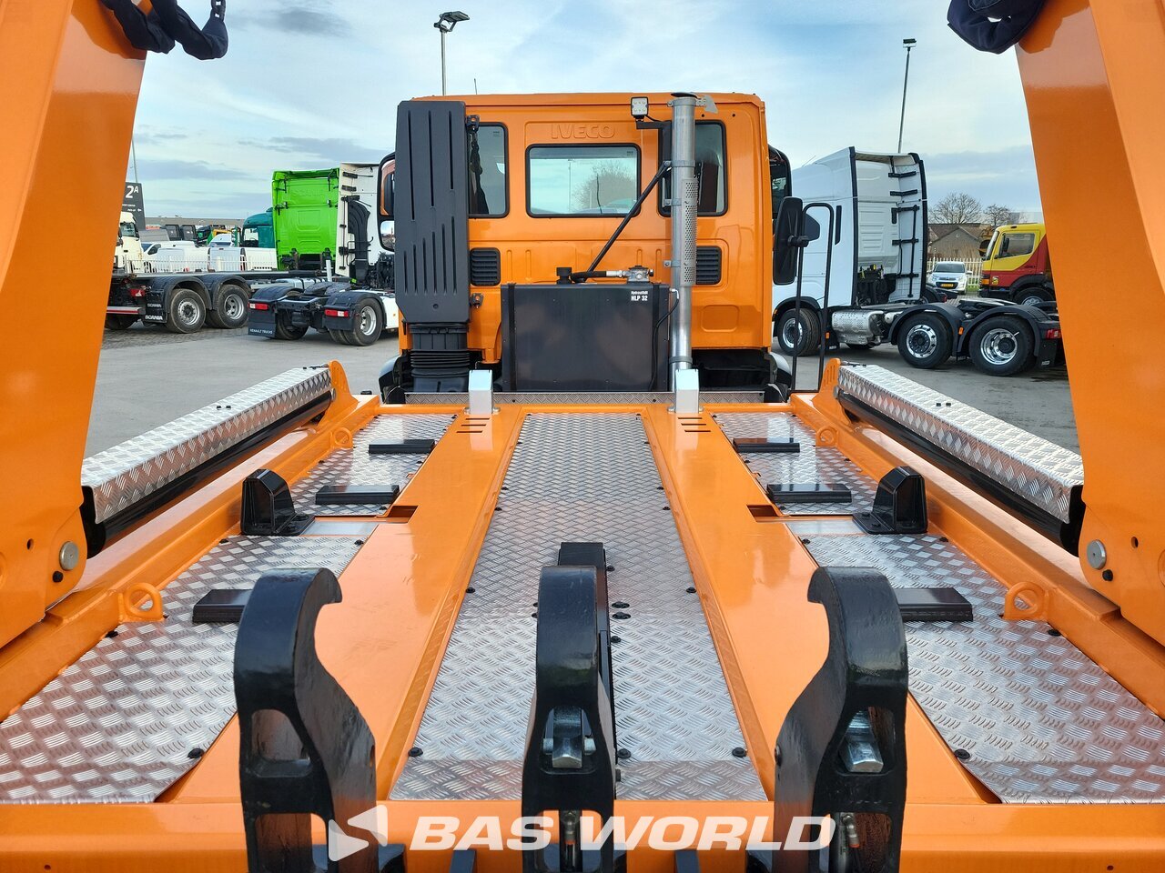 Other : Iveco X-Way 360 4X2 HIAB Type: FTR12 SFFBF Camion à benne basculante