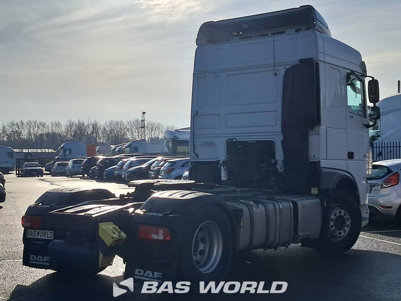 Back right : DAF XF 480 4X2 Tracteur routier