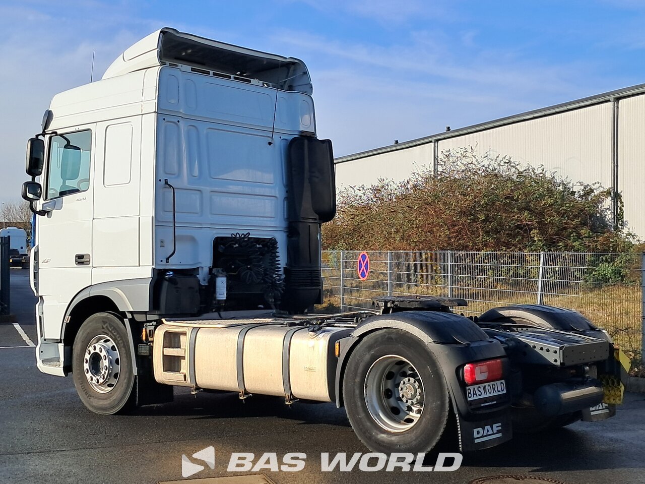 Back left : DAF XF 480 4X2 Tracteur routier
