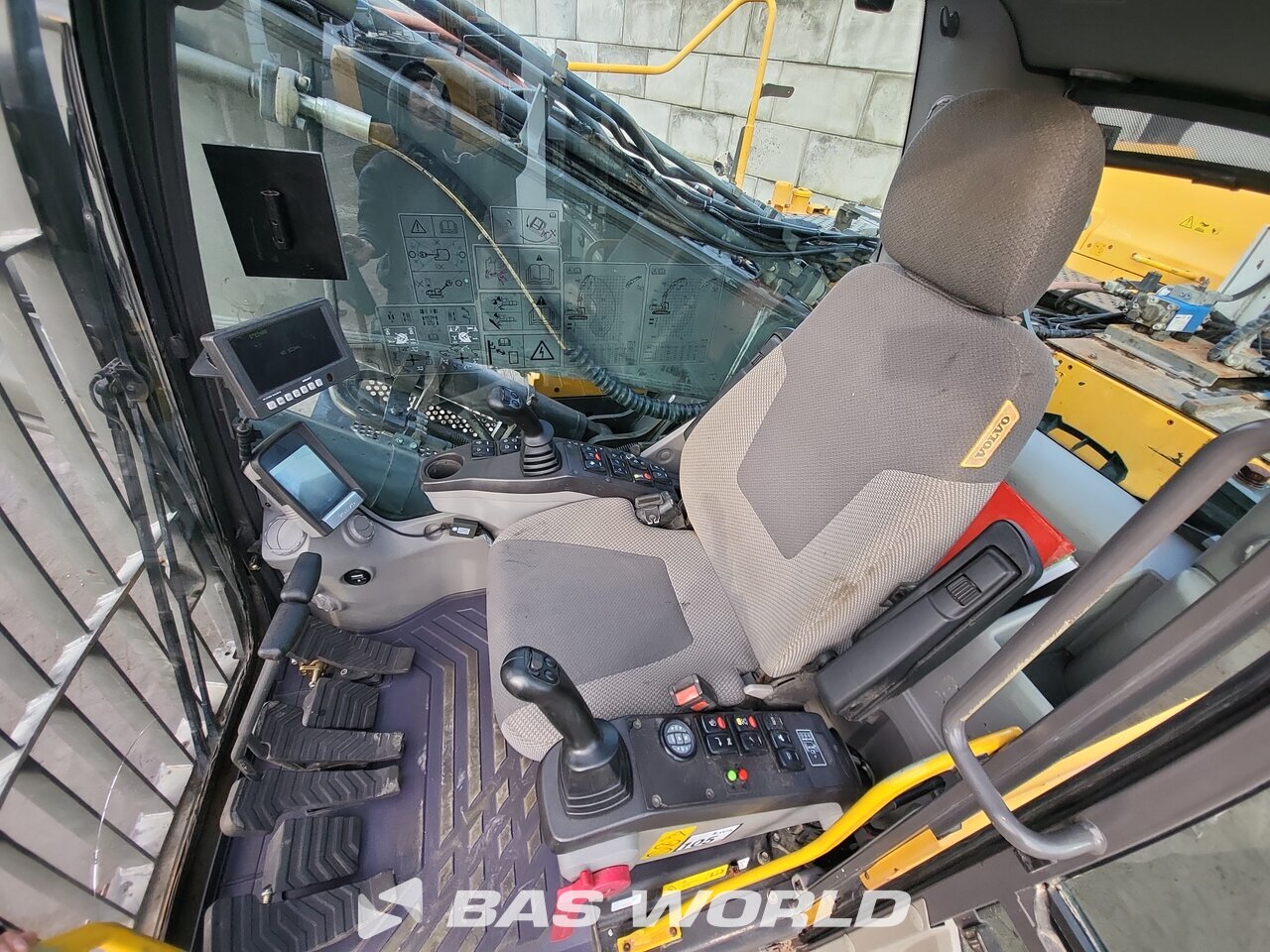Other : Volvo EC380 DHR Pelle sur chenilles