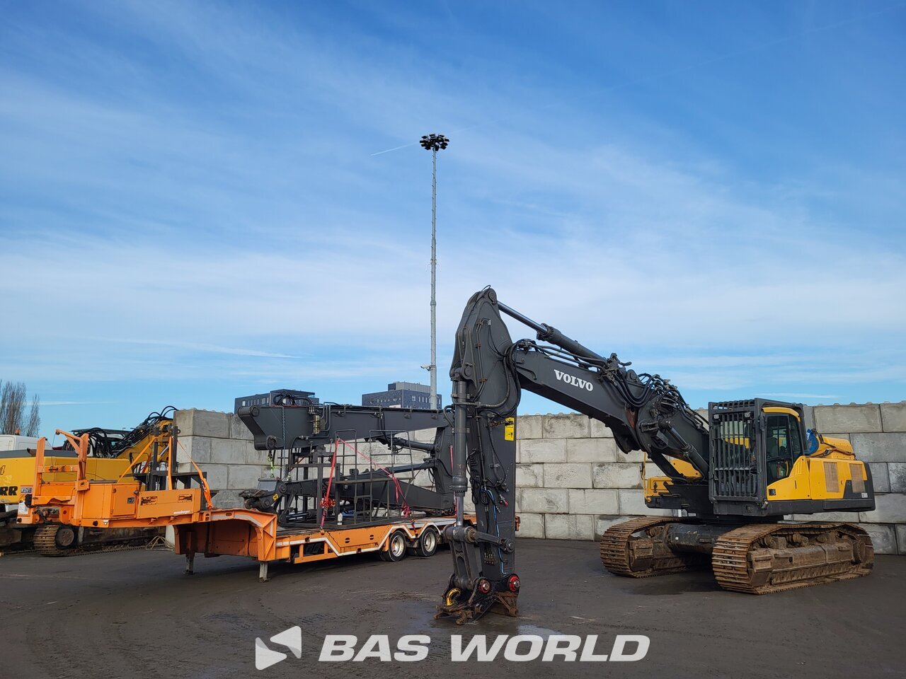 Other : Volvo EC380 DHR Pelle sur chenilles