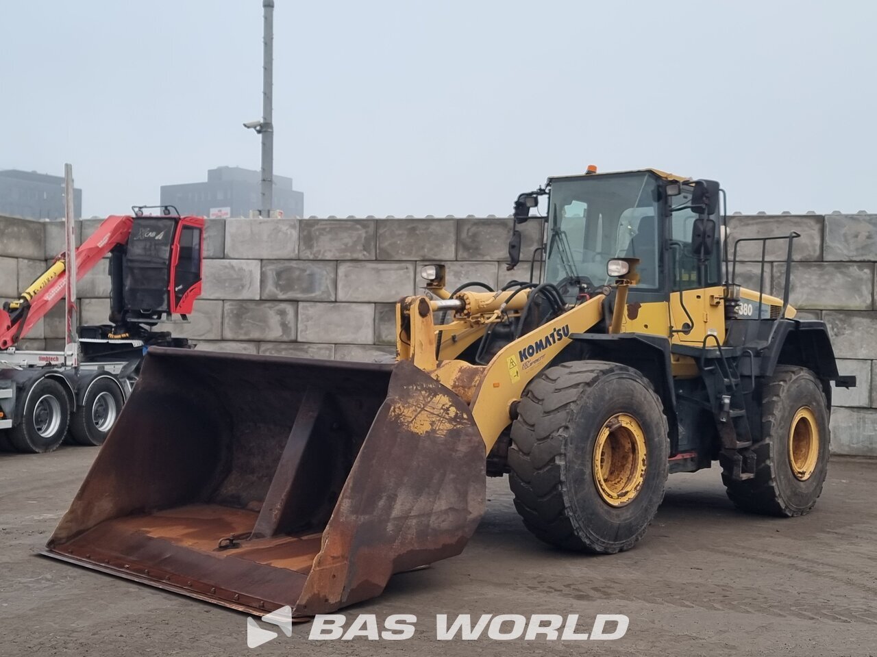 Front left : Komatsu WA380-6 Chargeuse sur pneus
