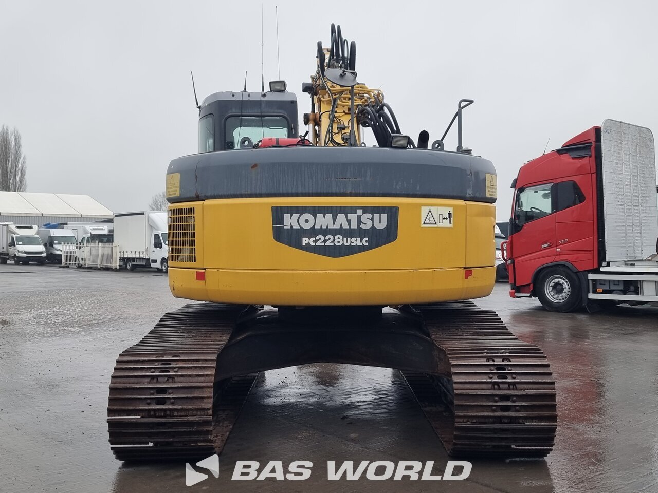 Other : Komatsu PC228 US LC Pelle sur chenilles