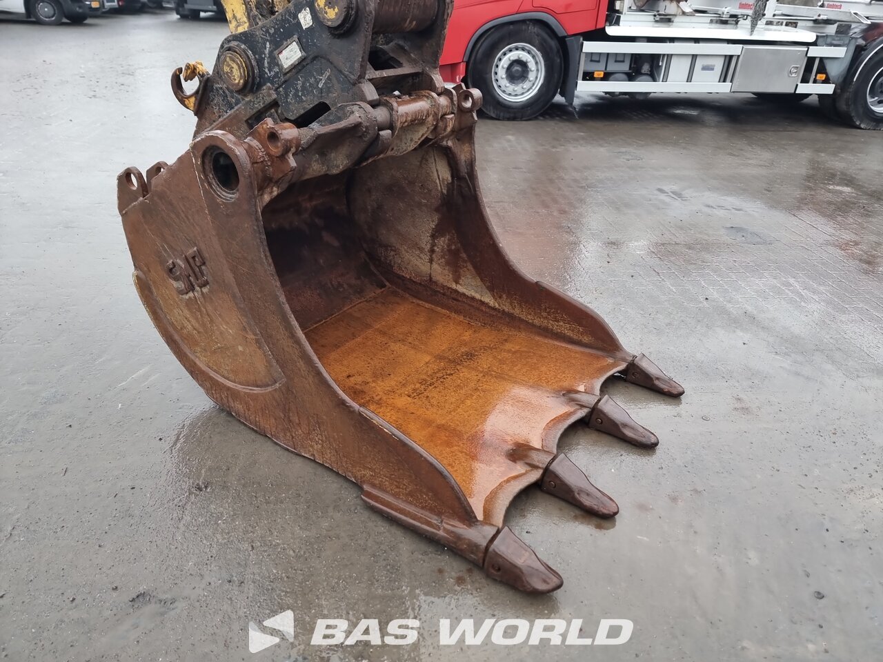 Other : Komatsu PC228 US LC Pelle sur chenilles