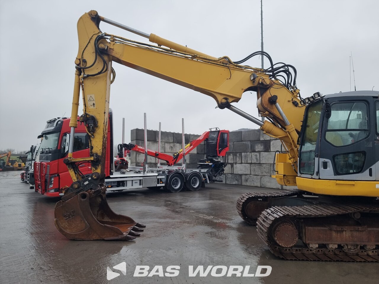 Other : Komatsu PC228 US LC Pelle sur chenilles