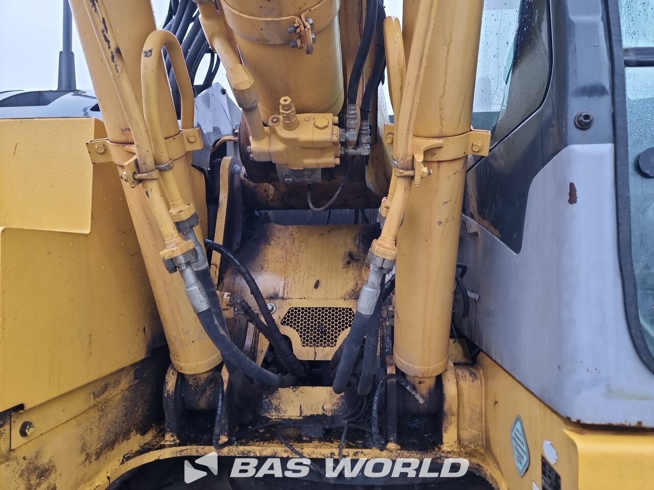 Other : Komatsu PC228 US LC Pelle sur chenilles