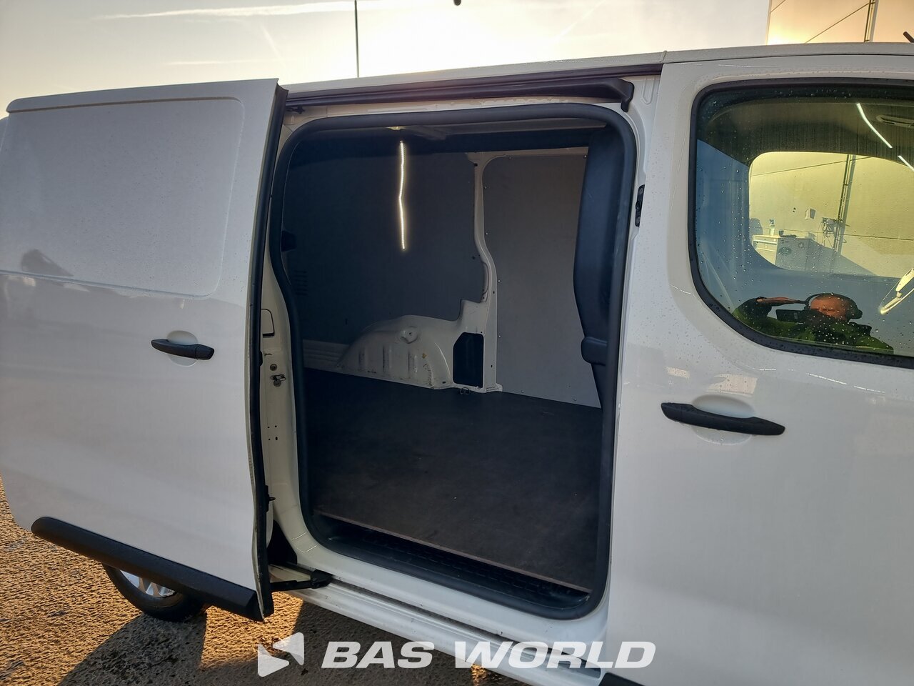 Other : Opel Vivaro 145PK Fourgons utilitaires