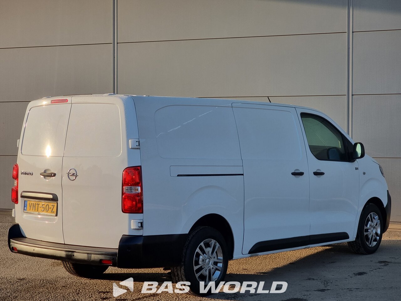 Other : Opel Vivaro 145PK Fourgons utilitaires