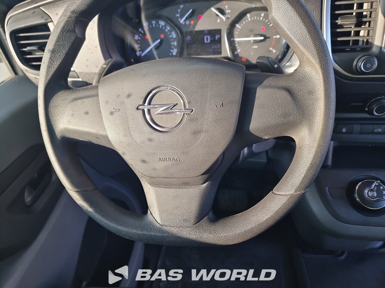 Other : Opel Vivaro 145PK Fourgons utilitaires