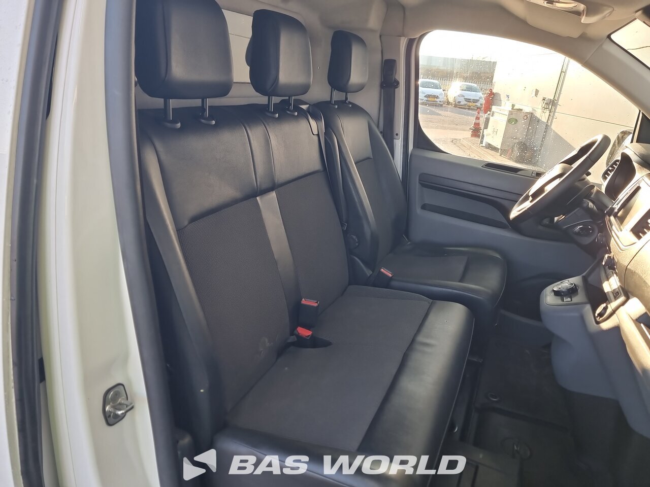 Other : Opel Vivaro 145PK Fourgons utilitaires