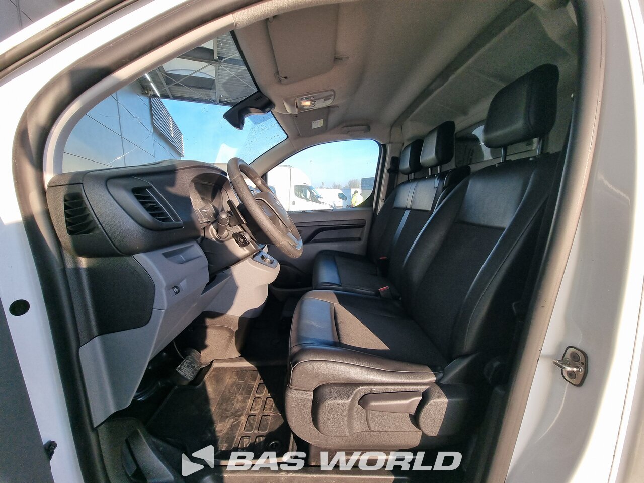 Other : Opel Vivaro 145PK Fourgons utilitaires