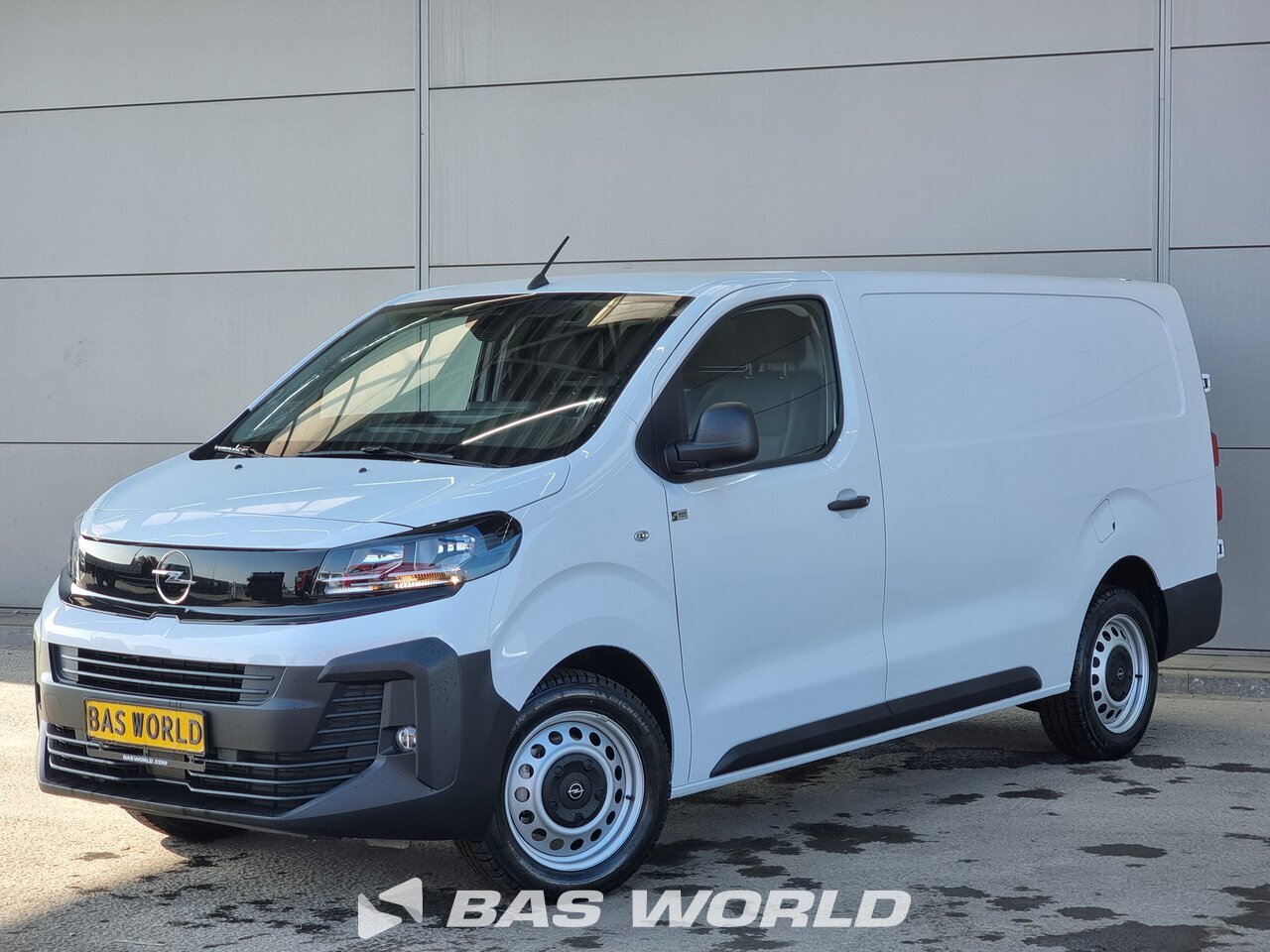 Front left : Opel Vivaro 120PK Fourgons utilitaires