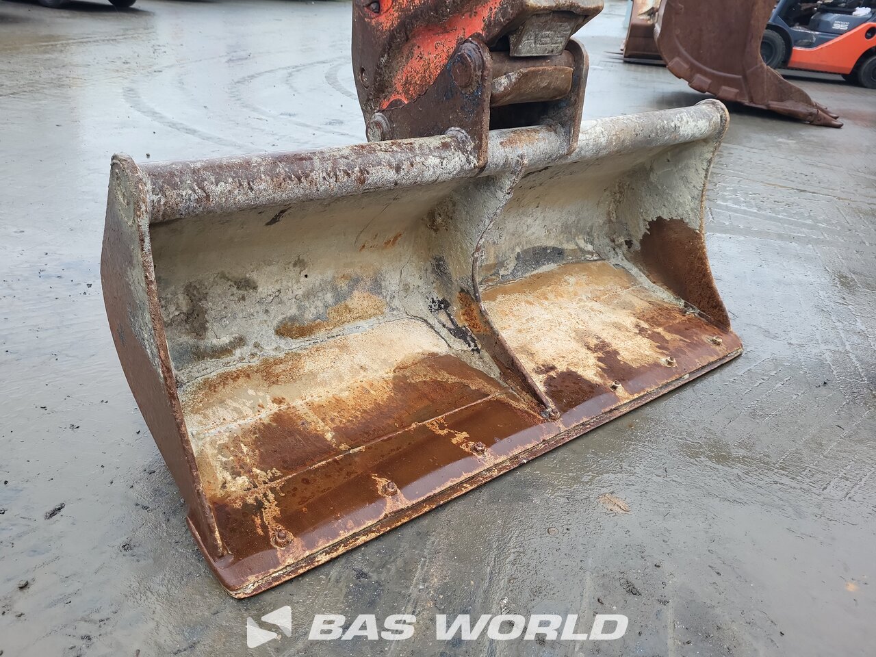 Hitachi ZX225 USLC -5 Crawler excavators - BAS World