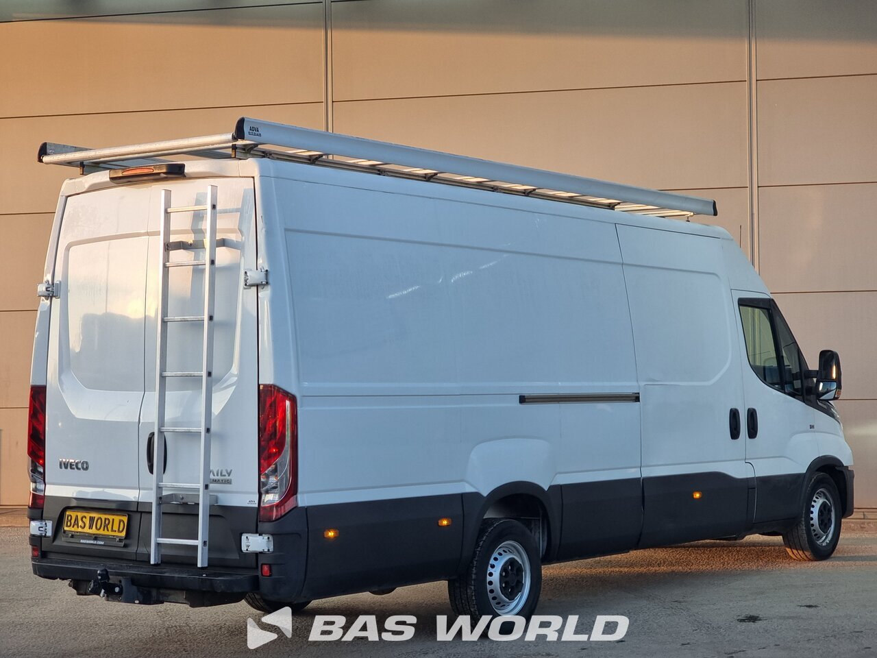 Other : Iveco Daily 35S14 Fourgons utilitaires