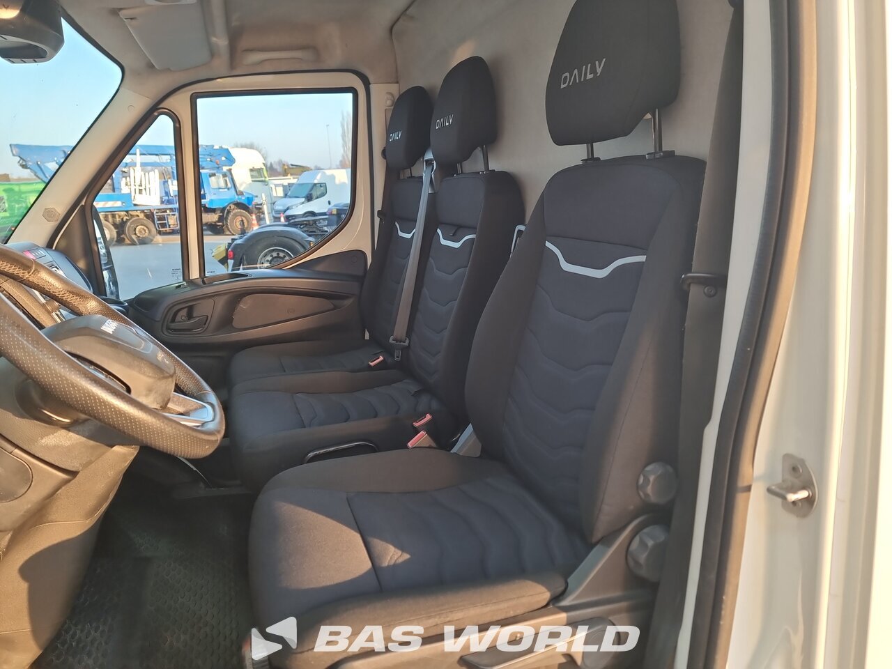 Other : Iveco Daily 35S14 Fourgons utilitaires