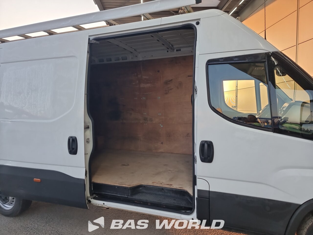 Other : Iveco Daily 35S14 Fourgons utilitaires