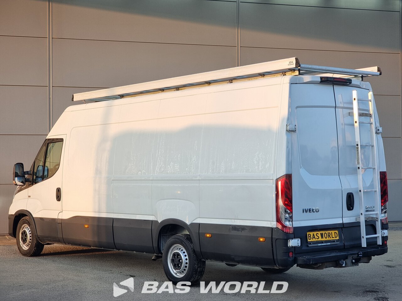 Other : Iveco Daily 35S14 Fourgons utilitaires