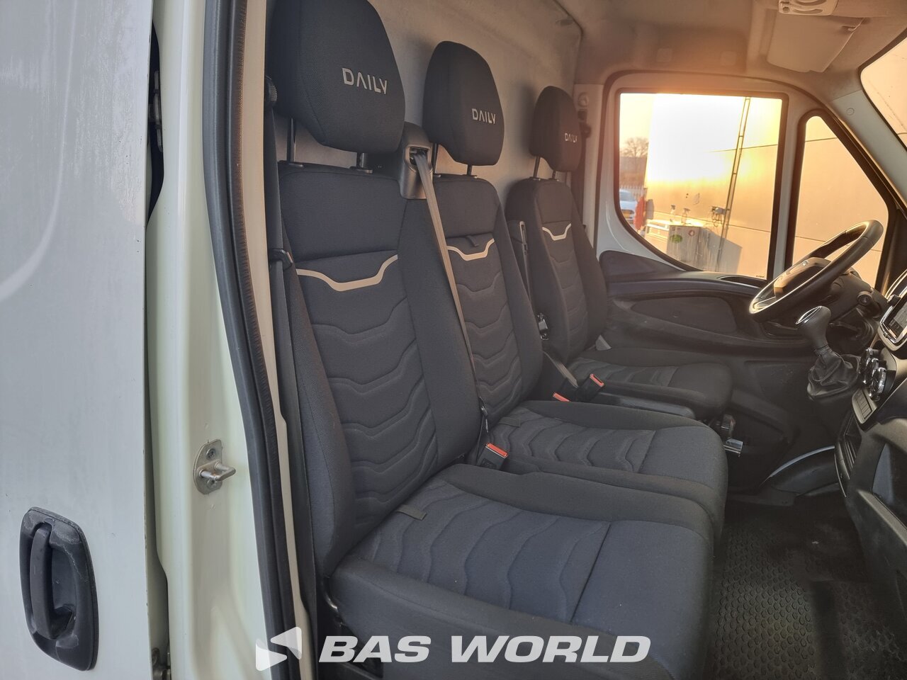 Other : Iveco Daily 35S14 Fourgons utilitaires