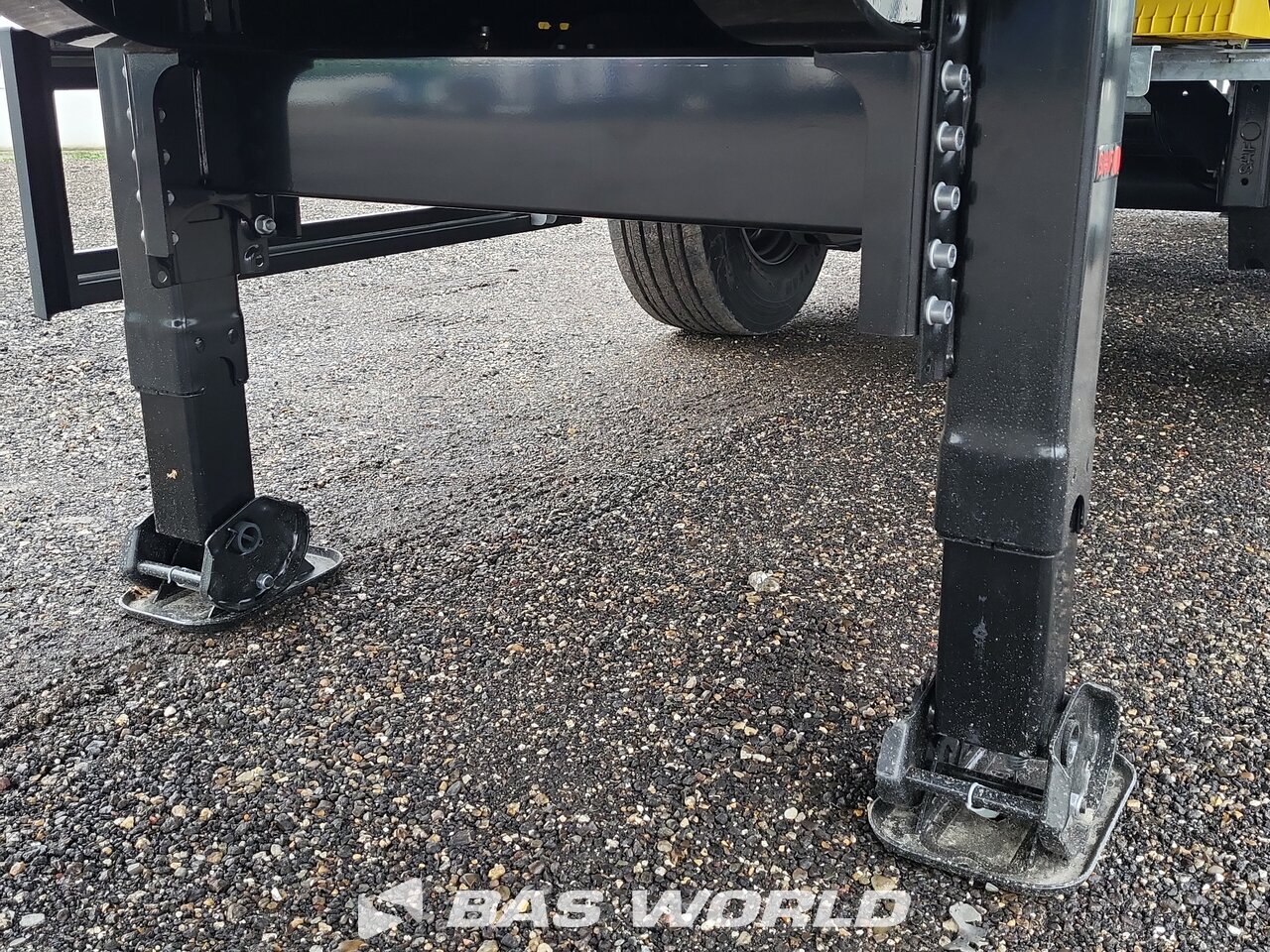 Front : System Trailers Semi-remorques rideaux coulissants