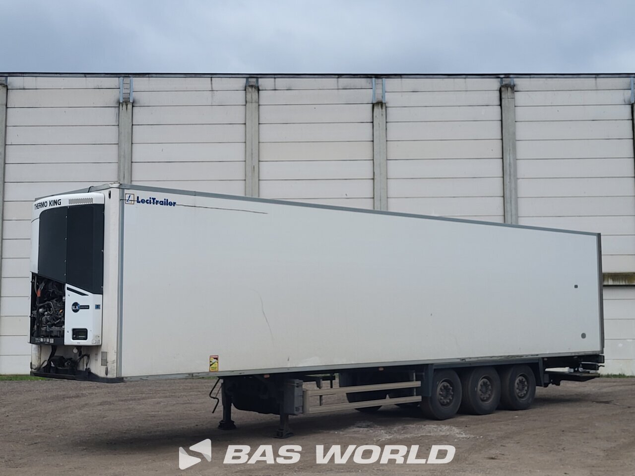 Front left : Lecitrailer Thermo King SLXi Spectrum Semi-remorque frigorifique
