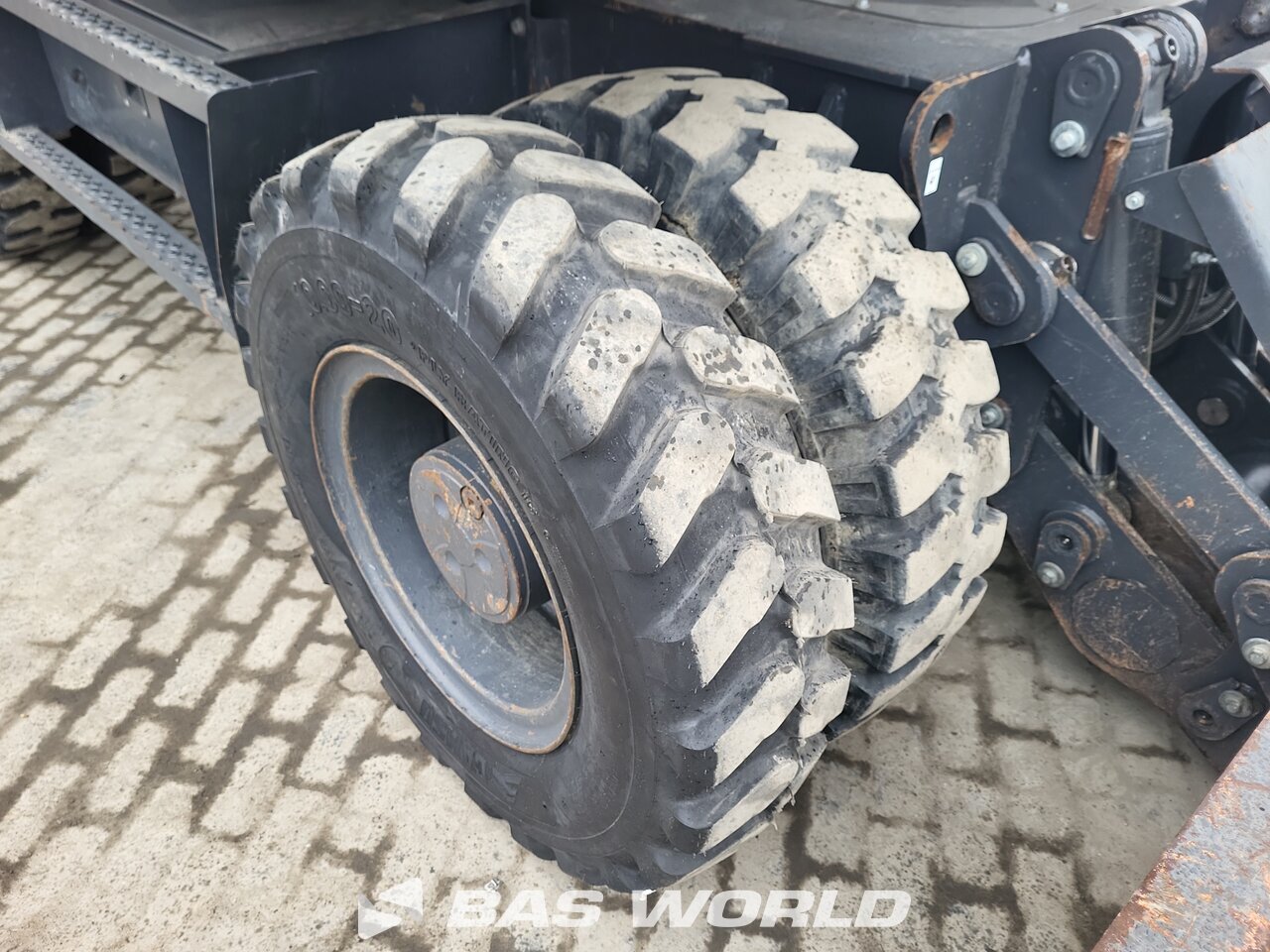 Other : Doosan DX140 W-5 Pelle sur pneus