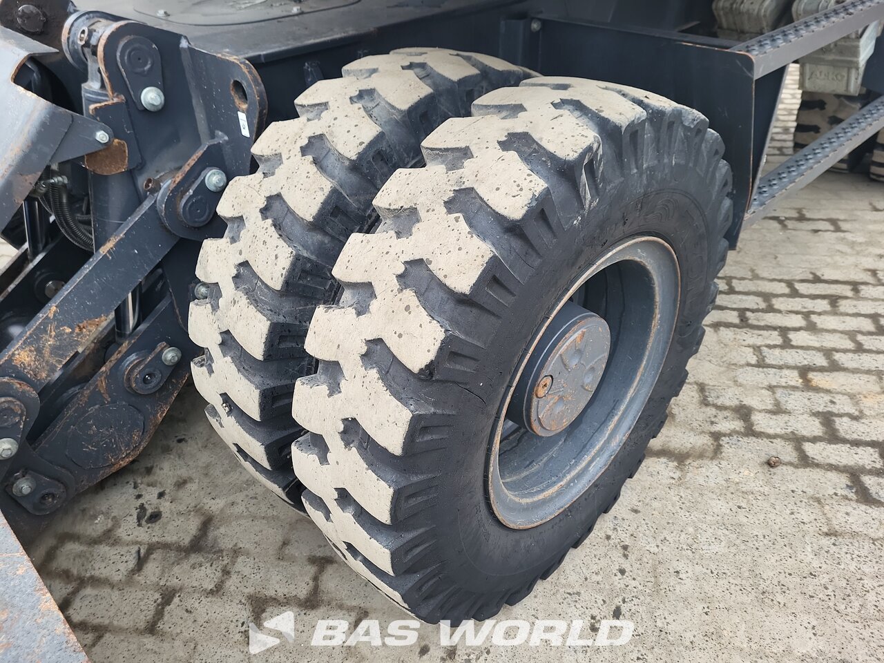 Other : Doosan DX140 W-5 Pelle sur pneus