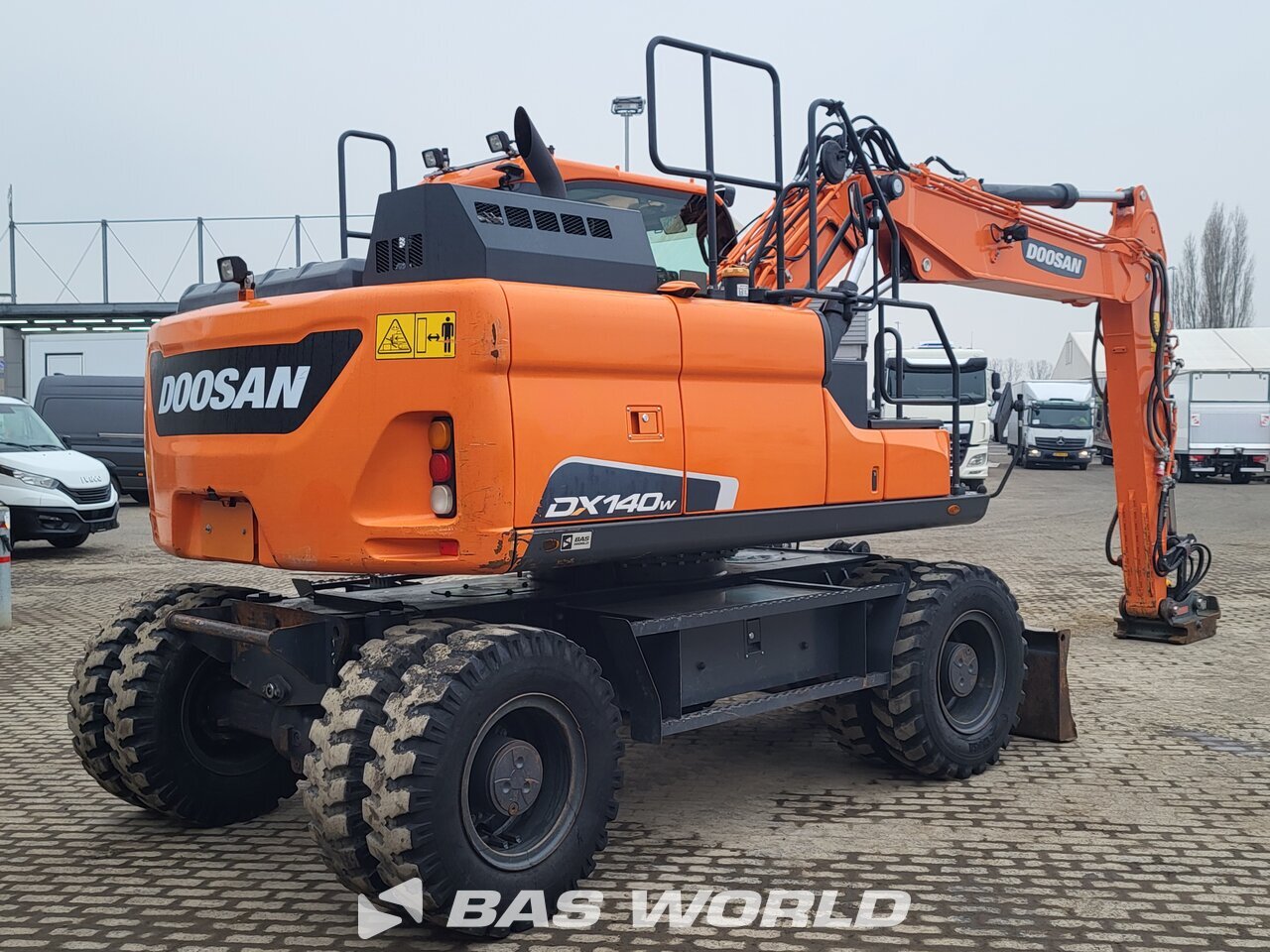 Other : Doosan DX140 W-5 Pelle sur pneus