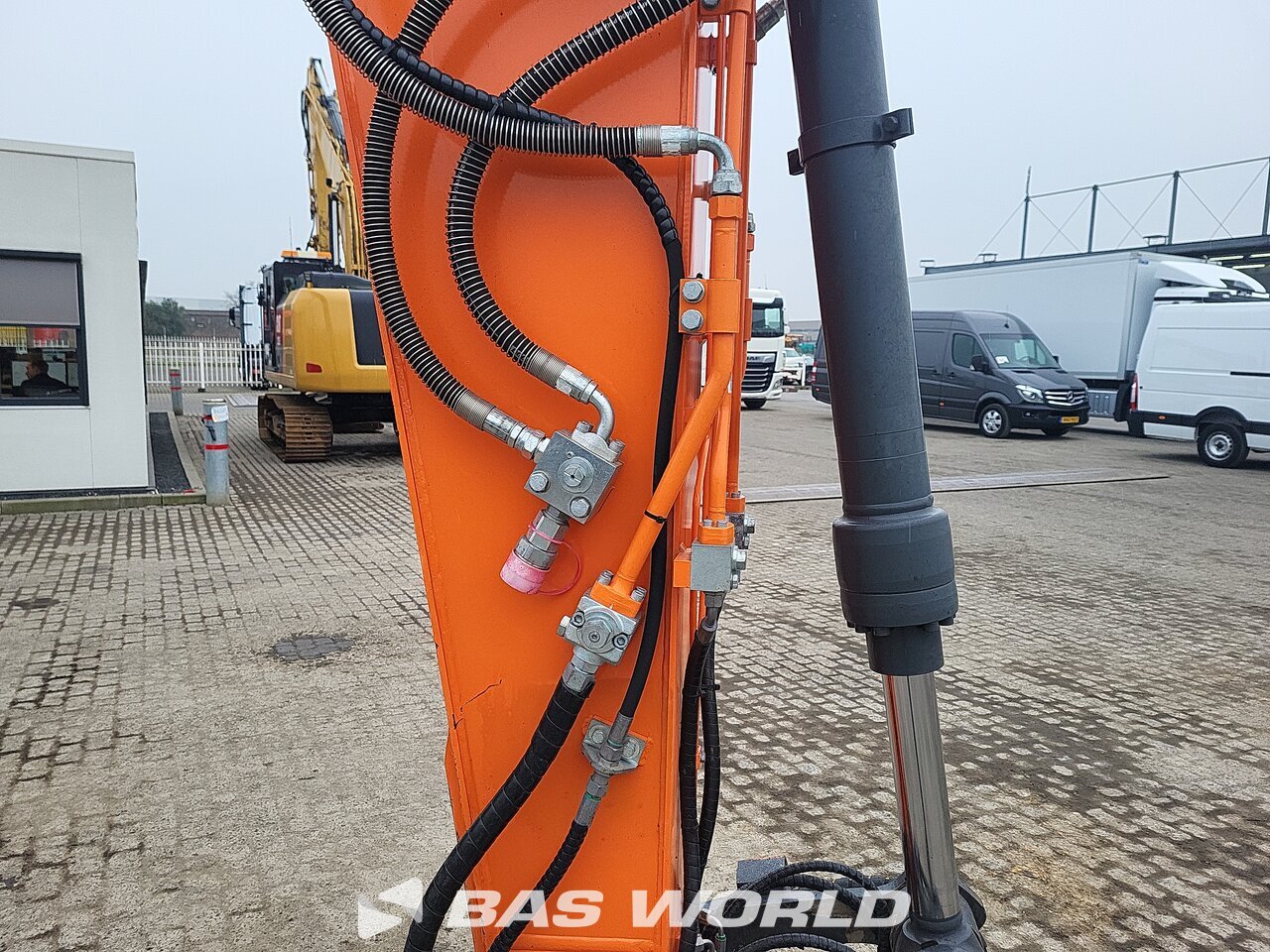 Other : Doosan DX140 W-5 Pelle sur pneus