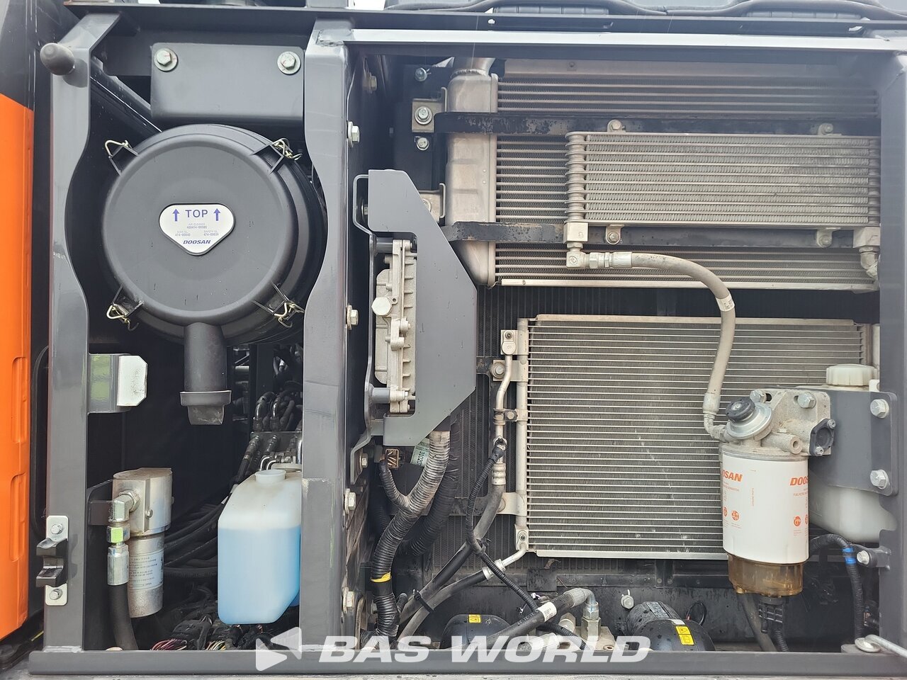 Other : Doosan DX140 W-5 Pelle sur pneus