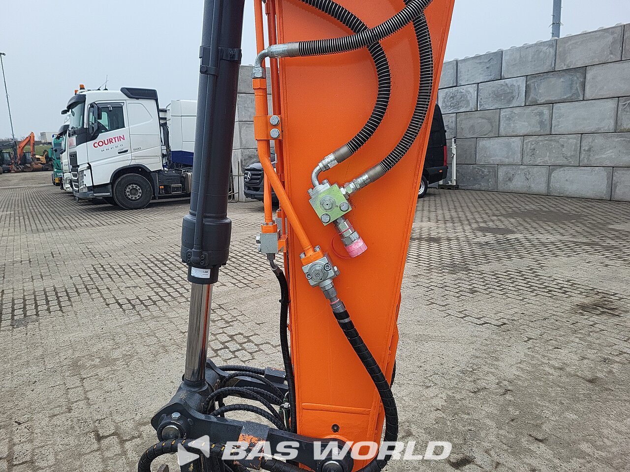Other : Doosan DX140 W-5 Pelle sur pneus