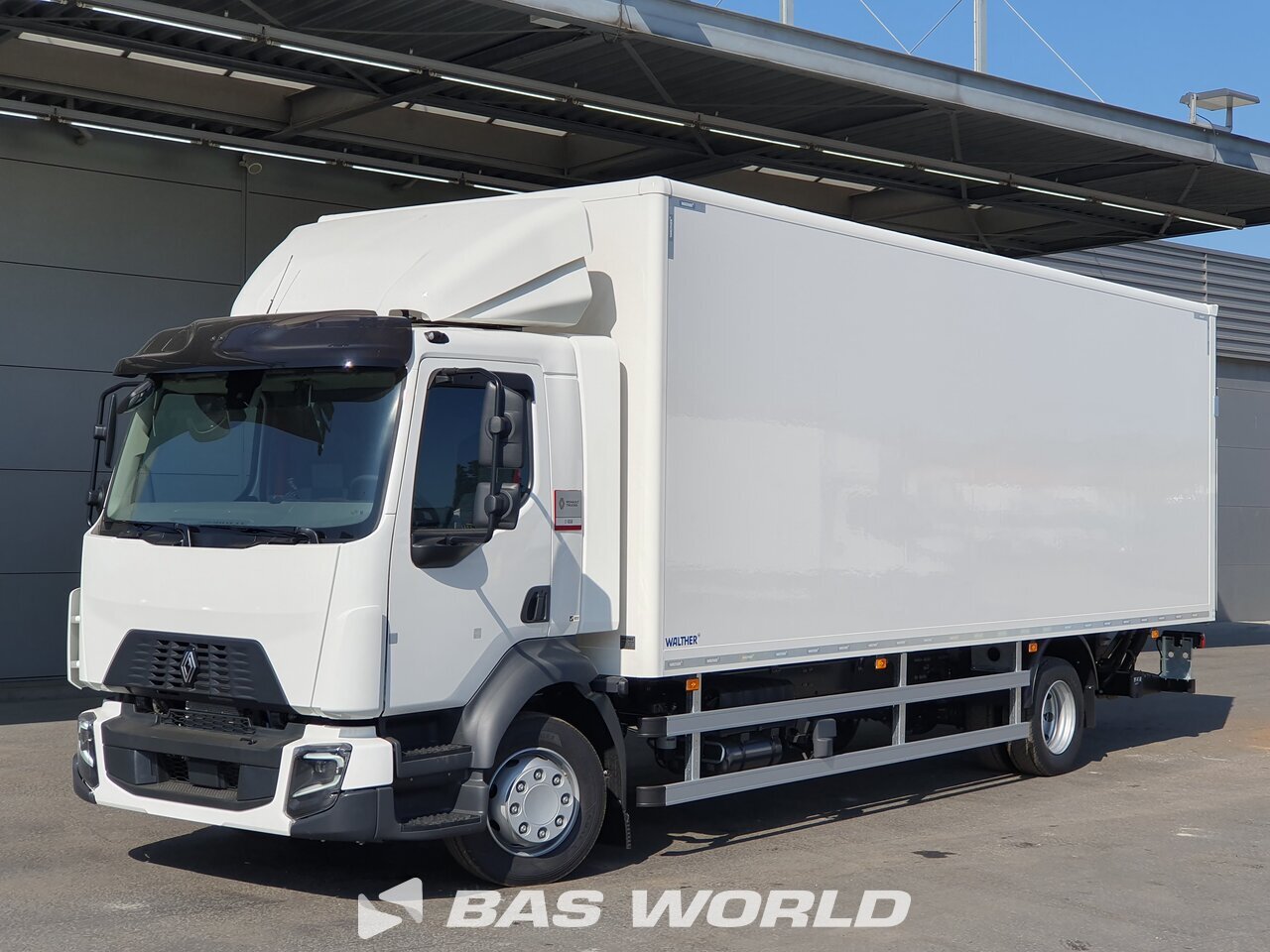 Front left : Renault D 240 4X2 Walther Carrosseries fourgons