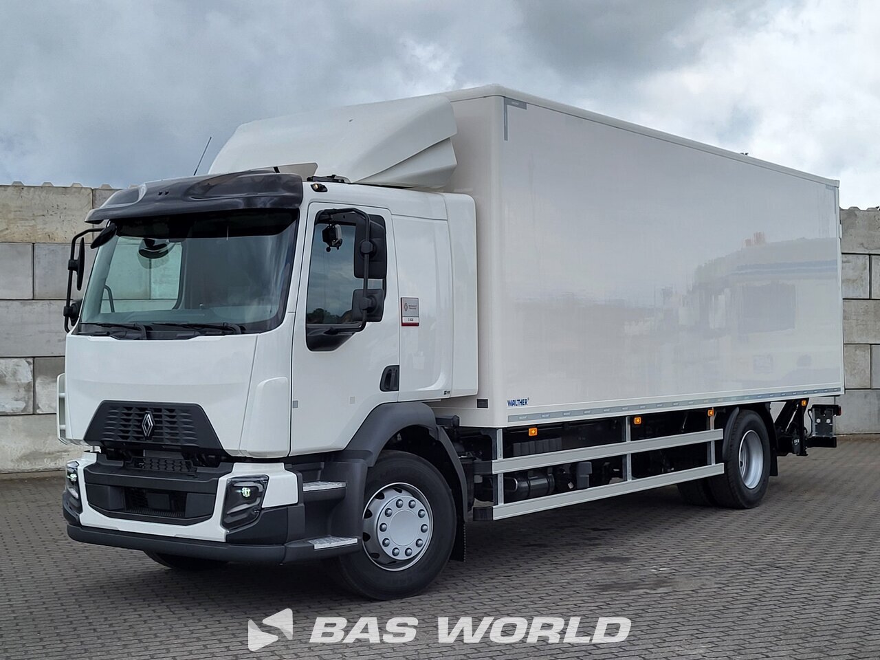 Front left : Renault D 280 4X2 Walther Carrosseries fourgons