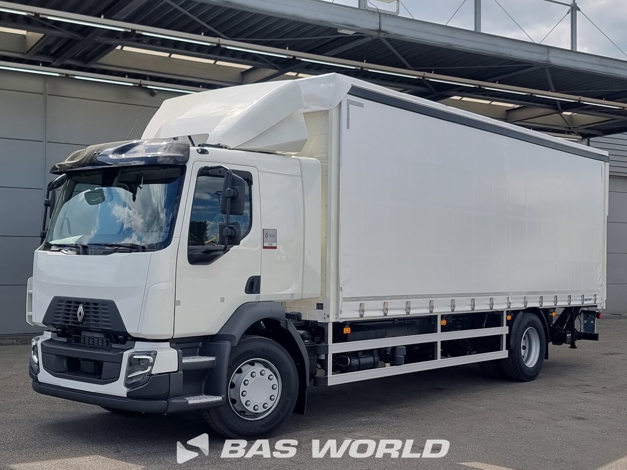 Front left : Renault D 280 4X2 Walther Camion rideaux coulissants