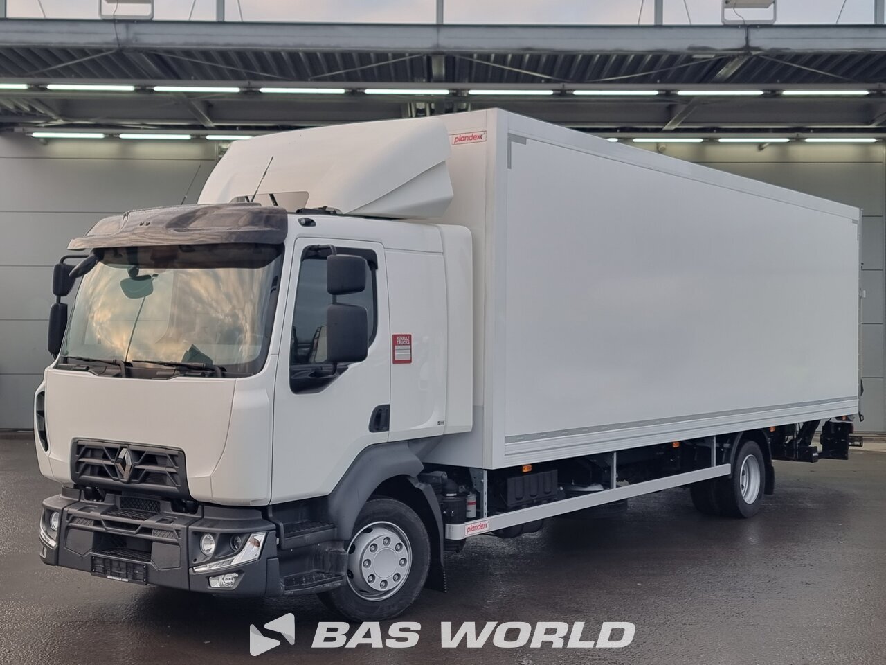 Front left : Renault D 280 4X2 PLANDEX Carrosseries fourgons